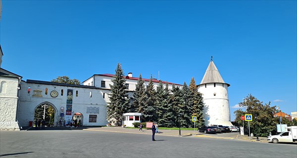 195-Возле Кремля